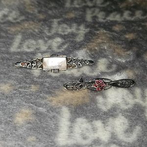 Pair of bar style pins